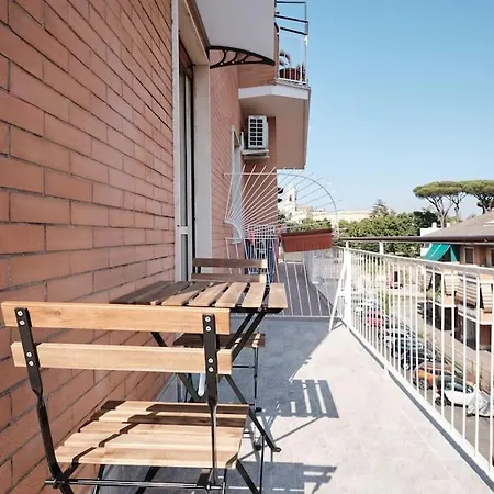 Ospedale Gemelli-vaticano Domus Di Pace 1bdr By Hôtea